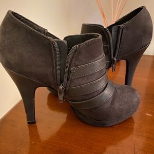 Fergalicious Platform Pumps